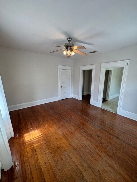 Building Photo - 2040 N Laura St