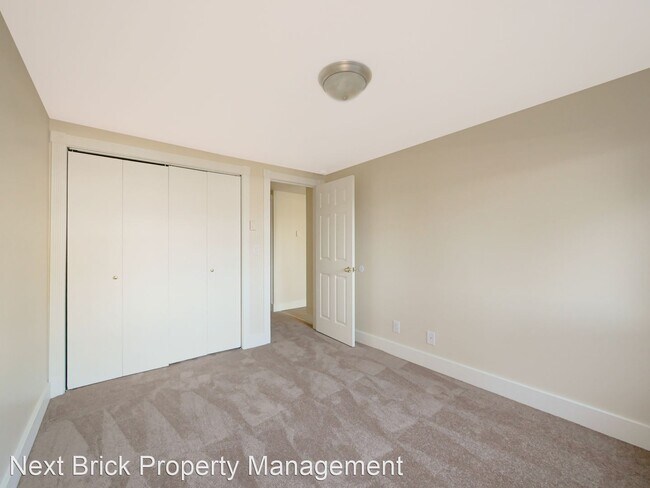 Building Photo - 4050 West Lake Sammamish Pkwy NE