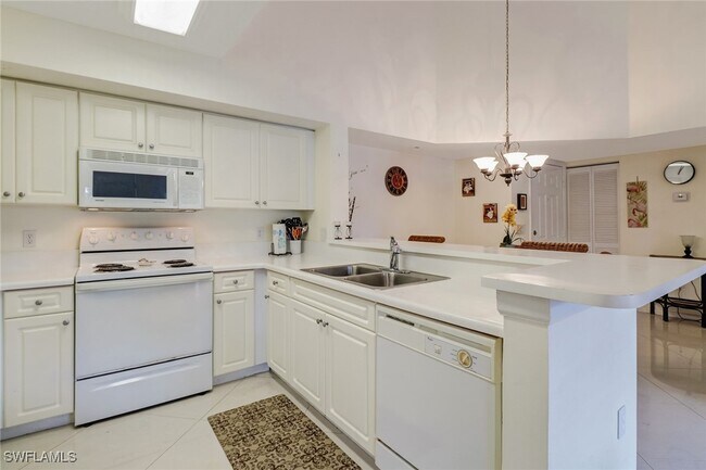 Building Photo - 1190 Wildwood Lakes Blvd