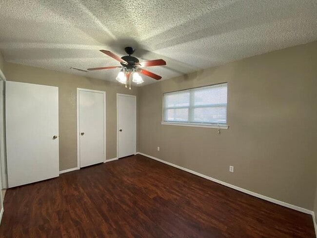 Building Photo - Country living near town! 3 bed 2 bath hom...
