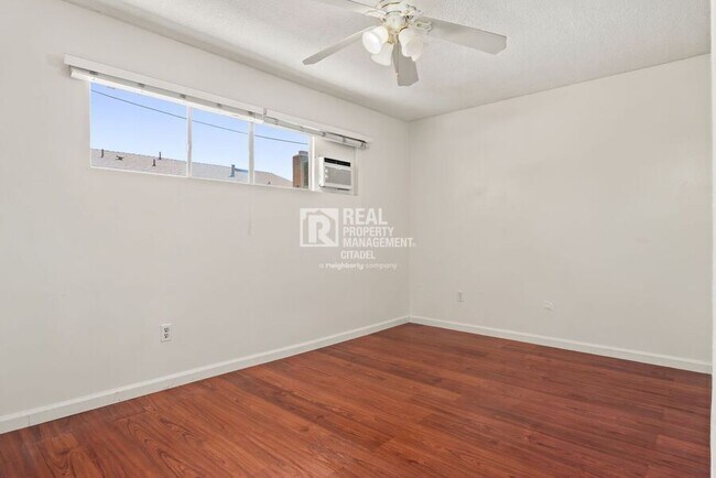 Building Photo - 3009 Canyon Crest Dr