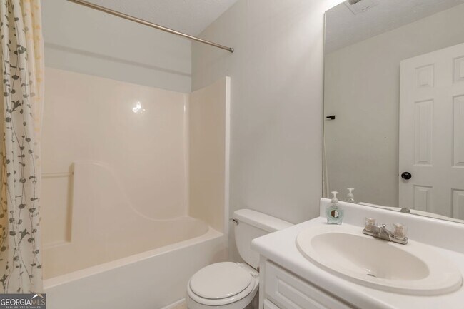 Building Photo - 2055 Amberly Glen Way