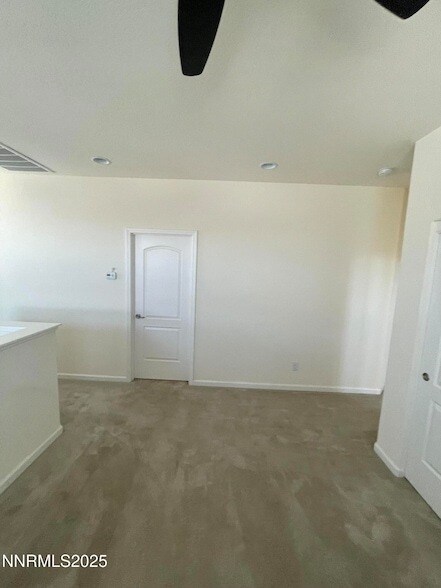 Building Photo - 7115 Diversey Dr