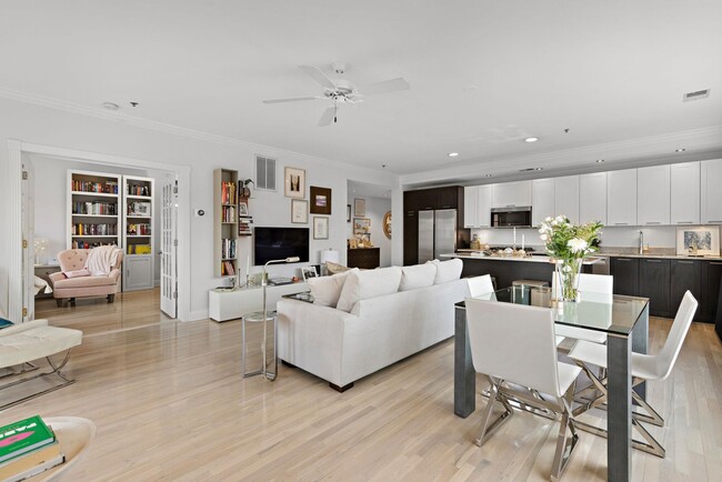 Building Photo - 99 PARK Ave