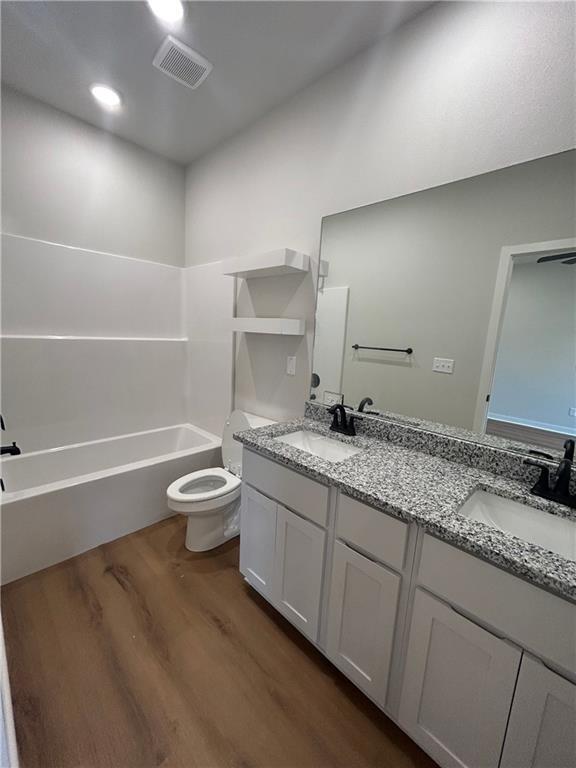 Building Photo - 621 Cosmos St