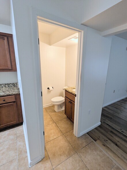 Half bathroom - 2237 Spring Meadow Ln SE
