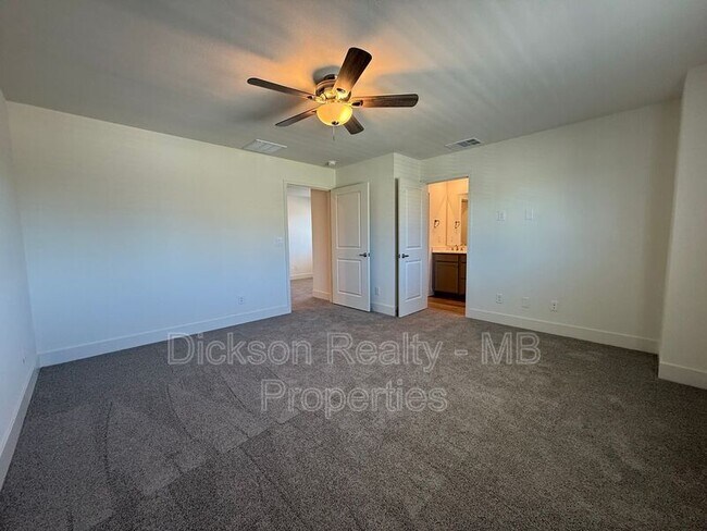 Building Photo - 1640 Prancer St