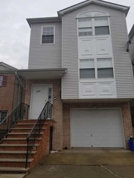 Primary Photo - 488 S 18th St