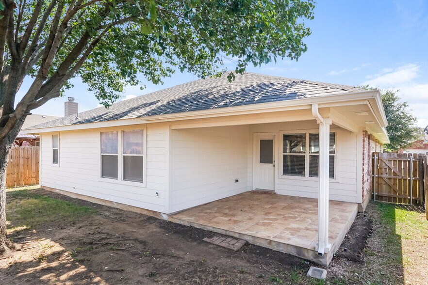 Building Photo - 7617 Rainbow Creek Dr