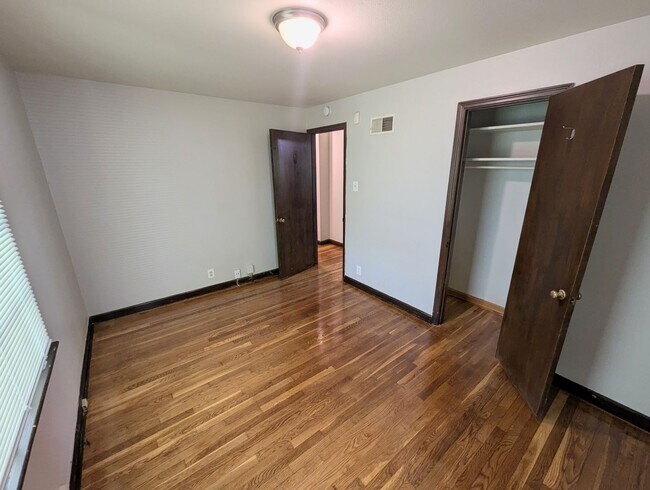 Building Photo - Deep Deal on Fathom