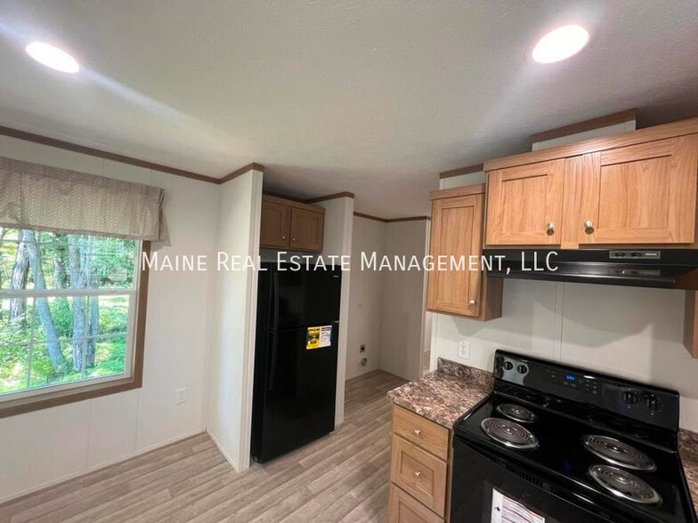 Building Photo - 135 Penney Ln