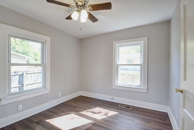 Building Photo - Charming Renovated Ranch Style Home With  Hardwood Flooring and White Cabinetry