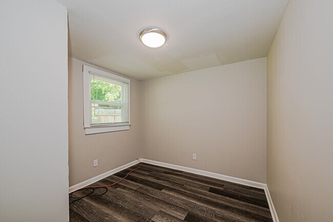 Building Photo - 1807 Erie St