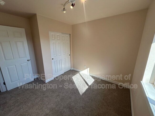 Building Photo - 3205 N 7th St