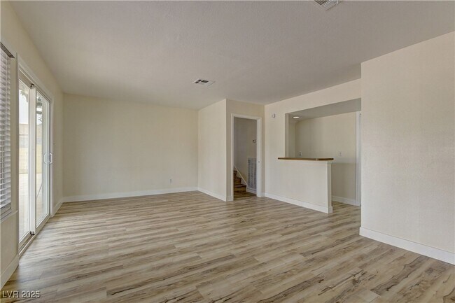 Building Photo - 1678 E Hacienda Ave