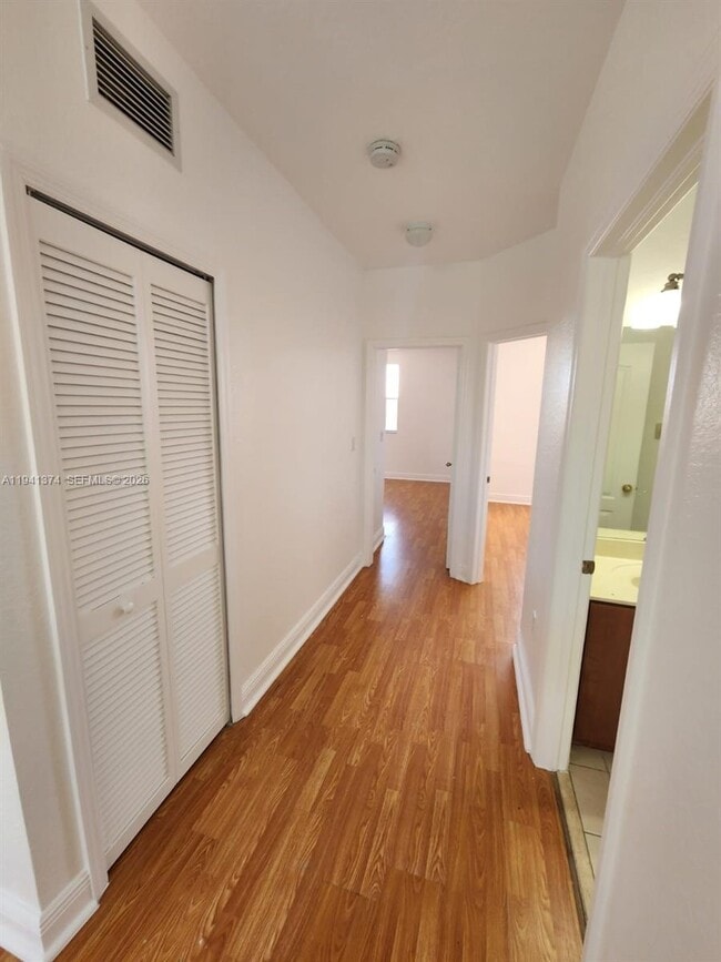 Building Photo - 16462 SW 48th Terrace