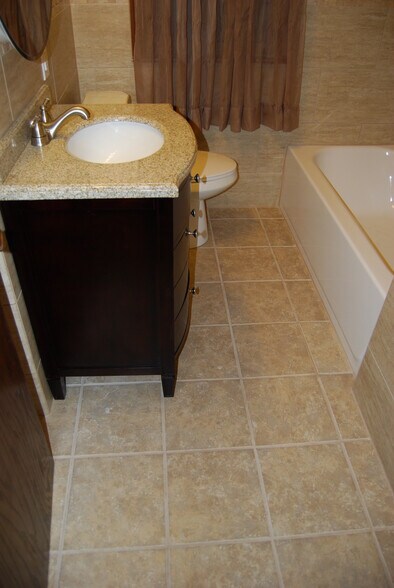 Bathroom - 2923 Arthur St NE