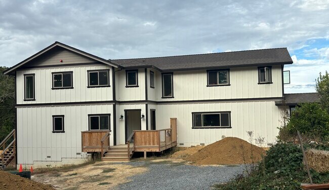 Building Photo - 9400 Spring Hill School Rd