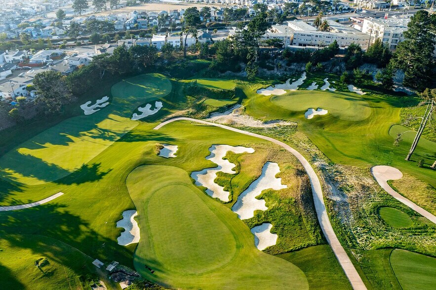 Nearby Hardin Golf Course - 3050 25th Ave
