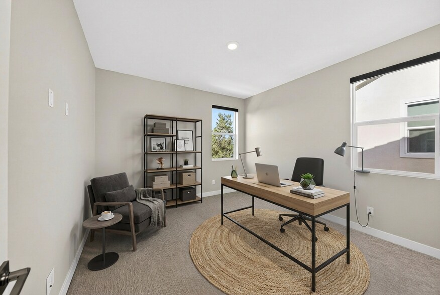 Building Photo - 346 Chorus