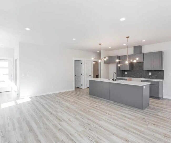 Building Photo - 1016 Greenfield Dr