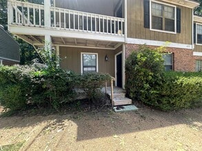 Building Photo - Downstairs unit near TMH w/ NO CARPET!!!