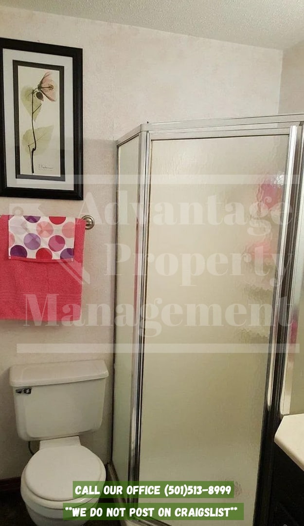 Building Photo - 2 Susan Ln