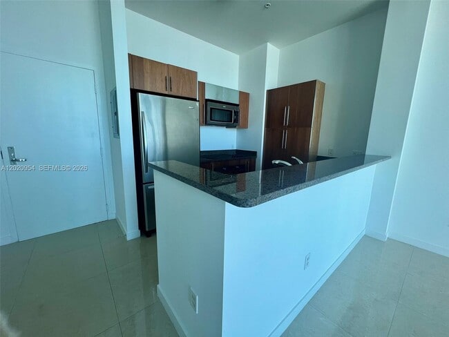 Building Photo - 300 S Biscayne Blvd