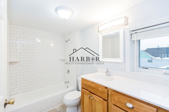 Building Photo - 27 8th St NW