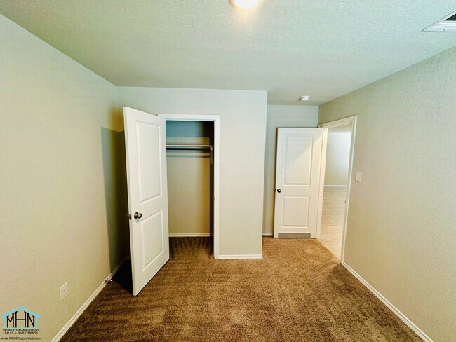 Building Photo - Come Home and Relax in Style in this 3Bedroom 2Bath Home located just a short drive down 1604 fro...