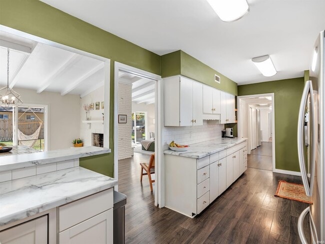 Building Photo - 2924 Santa Rosa Dr