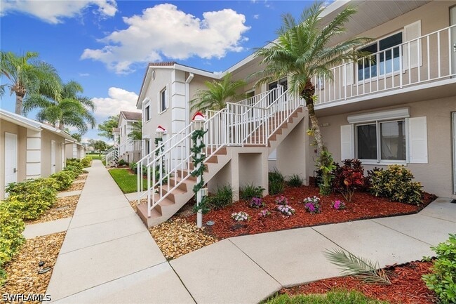 Building Photo - 6900 Dennis Cir
