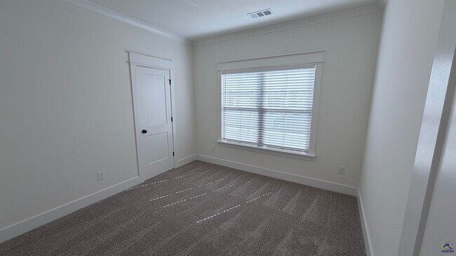 Building Photo - 531 Bristleleaf Path