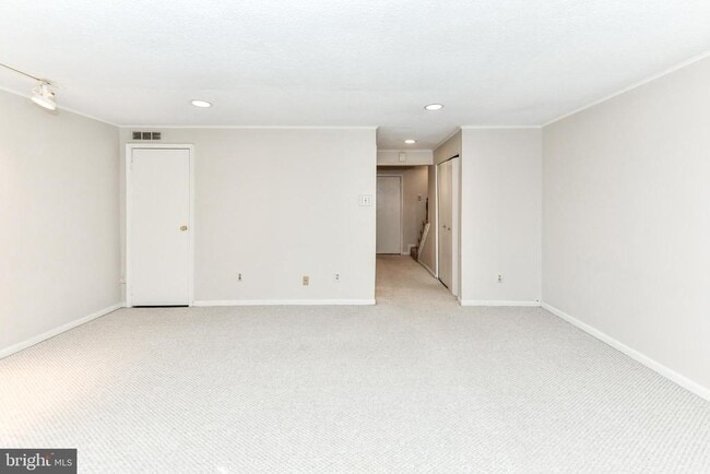 Building Photo - 21 Fendall Ave