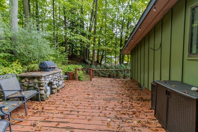 Building Photo - Live Large – Gorgeous Home with 4 Beds, 3 ...