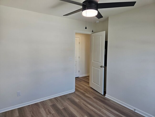 Building Photo - Unfurnished 3 Bedroom, 2 bath home - Hampstead - Brookfield Branch Community