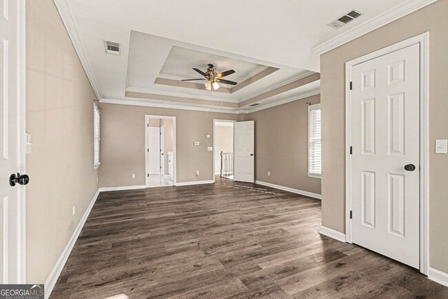 Building Photo - Fully Renovated Spacious 4BR Home nestled in beautiful community!