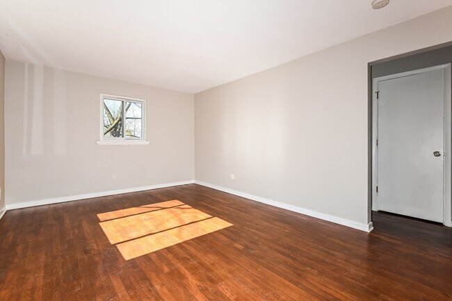 Building Photo - 1727 Wesley St