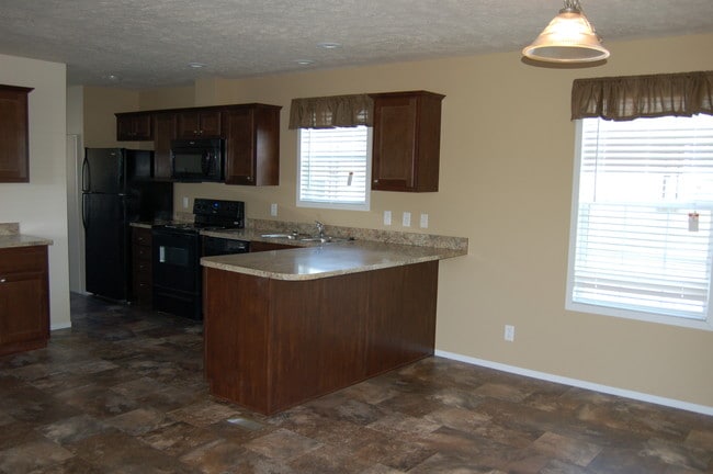 Building Photo - Deerfield Run Pointe