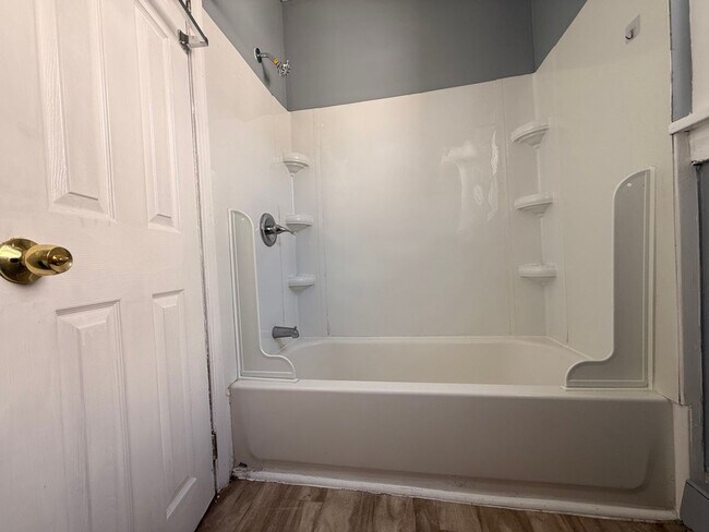 Building Photo - 407 S 8th St