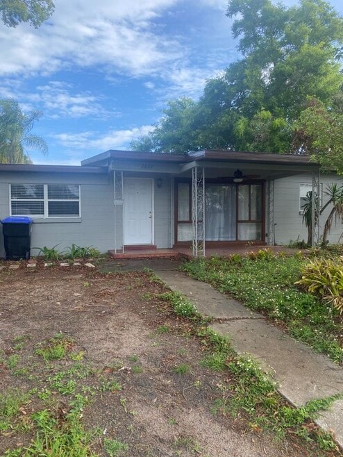 Building Photo - 2827 Riddle Dr