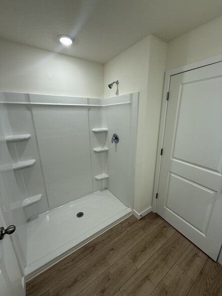 Building Photo - 588 Preston Cv Dr