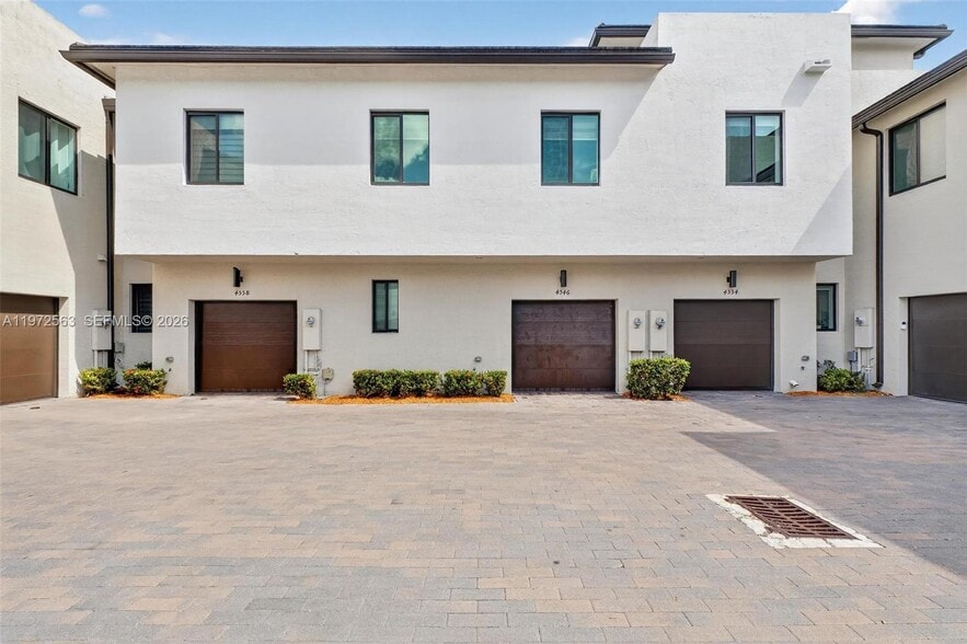 Building Photo - 4546 NW 83rd Ave