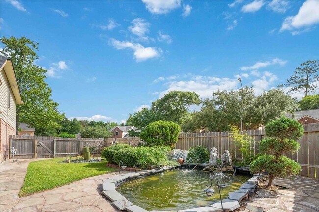 Building Photo - 707 Lytton Springs Way