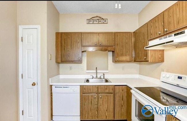 Building Photo - 111 Bentworth Ln