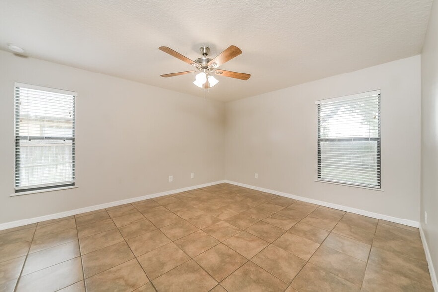 Building Photo - 4222 Barnsley Ln