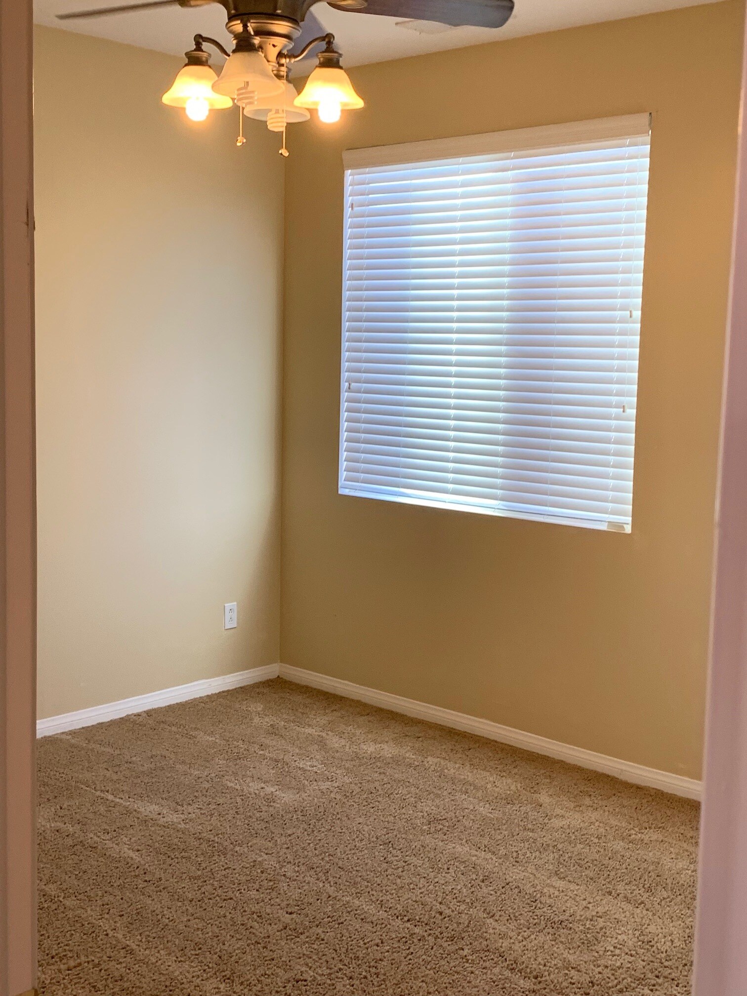 Building Photo - 84126 Canzone Dr