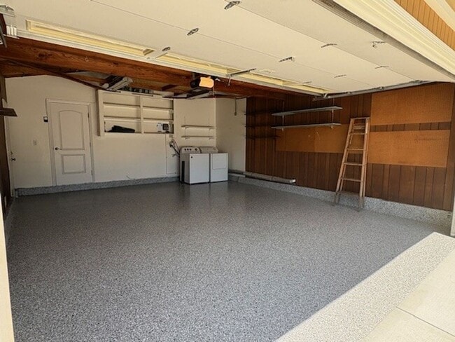 Building Photo - Prime Lake Lindero Leasing Opportunity!