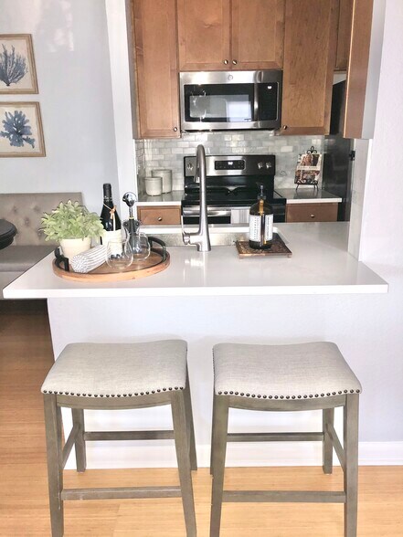 new Quartz top/fixture & marble backsplash - 264 Alexandra Dr