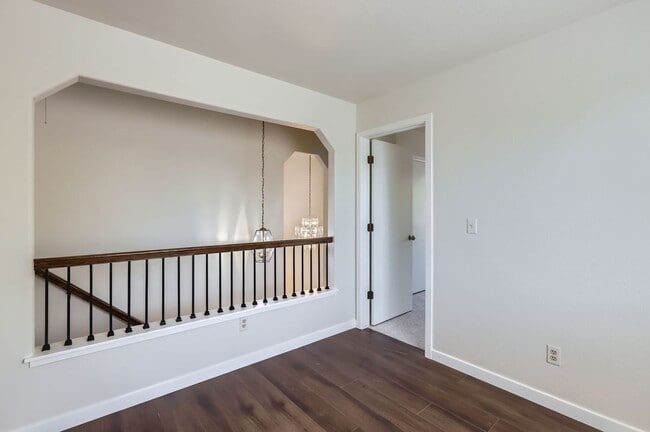 Building Photo - Gorgeous 4 Bed 2.5 Bath Home in Wolf Creek!